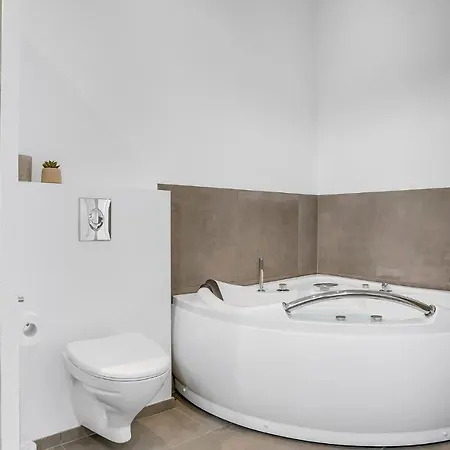 Дом отдыха Stunning In With 4 Bedrooms And Wifi *