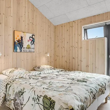 Stunning In With 4 Bedrooms And Wifi Дом отдыха *