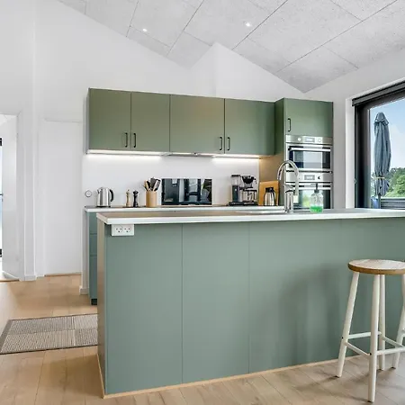 Дом отдыха Stunning In With 4 Bedrooms And Wifi *