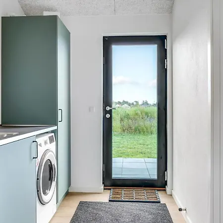 Stunning In With 4 Bedrooms And Wifi Дом отдыха *