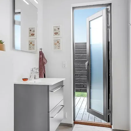 Stunning In With 4 Bedrooms And Wifi Дом отдыха